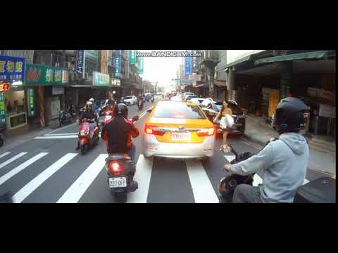 【TDH-8995】路人隨地招計程車就算了 小黃還真的停了