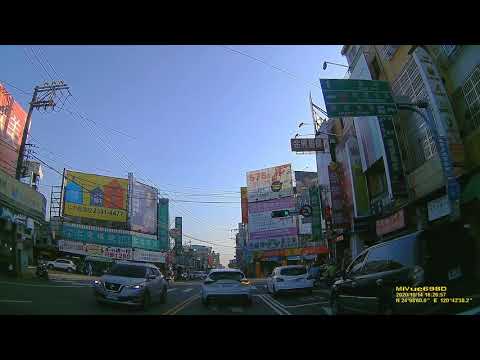 台灣永遠不缺不懂轉彎要先靠邊的駕駛