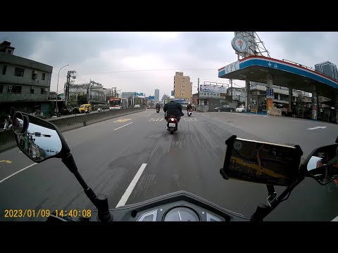 【039-ERX】變換車道未打方向燈 (已舉發)