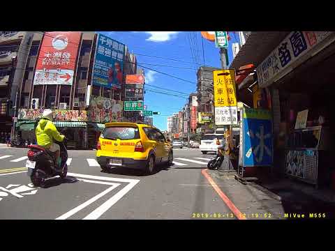 計程車(違規突然變更車道)