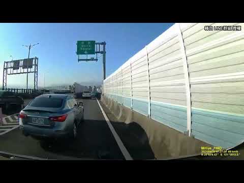 片尾我都感受到司機滿滿的無奈了