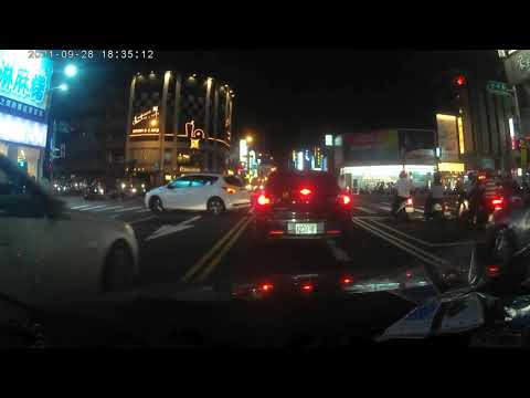 三寶-台中逆向賓士