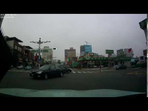 三寶闖紅燈大迴轉