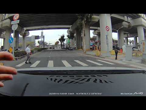 高鐵區不禮讓行人貨車!絕對讓你下去!!!!  