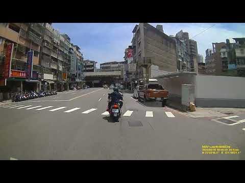 F_台灣交通日常_這種騎過頭就想臨時停下來轉彎的三寶_FILE230516 104537F0