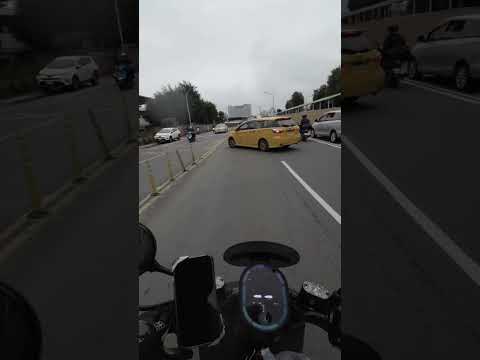 彎中迴轉，算你狠啊   