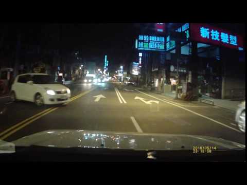 台南大遠百 民族路上 三寶無敵迴轉