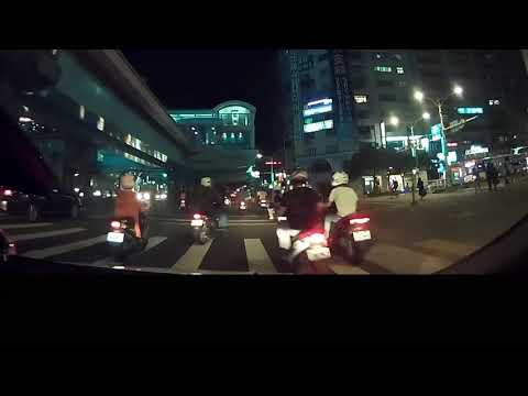 三寶鬼之切入，由最左到最右，害人急煞。 Taiwan driver use the ghost of cut ,and make people crush.