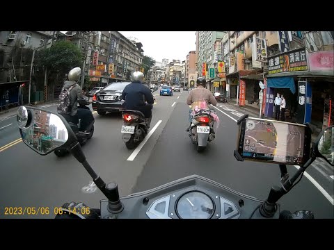 【050-KXU】變換車道未打方向燈 (已舉發)