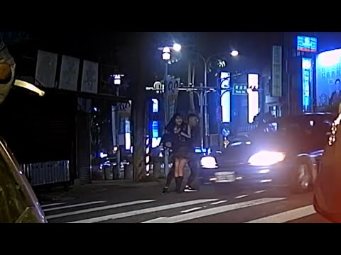 驚險一瞬間！馬路三寶