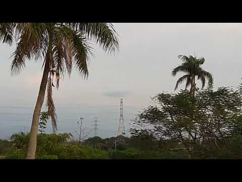 鐵塔旁停飛的碟艦（幽浮 198上傳檔次） 台灣台南