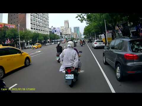 1100728    AGA 9172 新興區中山二路往南與青年二路口附近  並排停車