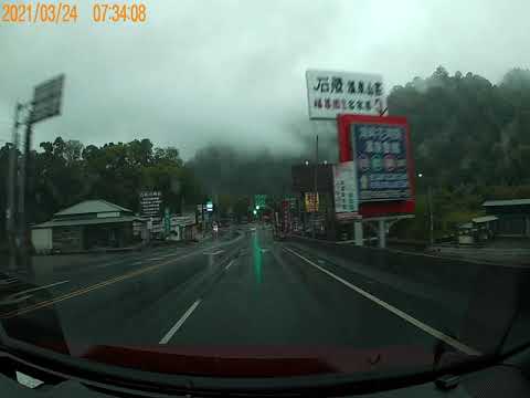 三寶闖紅燈 又想被撞?