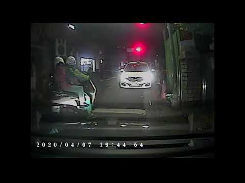 馬路三寶，直接車停在路口下車，-19:43