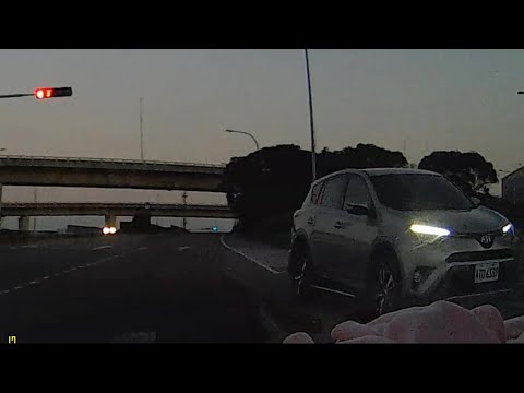 這到底是三小開法......一下班就碰到這麼瞎的逆向