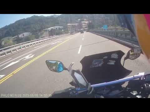 三寶阿北，哩喜在地人喔，逆向騎的這麼順暢