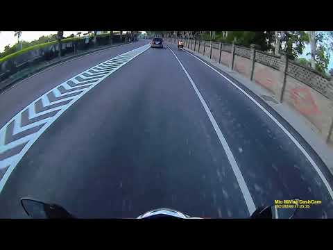 （三寶）阿姨接到鬼來電直接爆衝闖紅燈險被撞