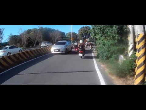 三寶記錄片台中單向慢車道的逆向WISH三寶 無奈只好比讚..