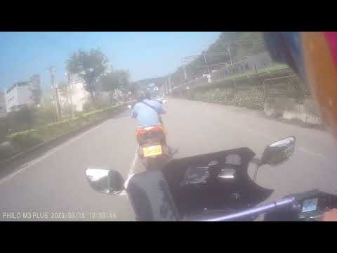 三寶奇怪的重機大大...，難怪不能上國道(重點錯)