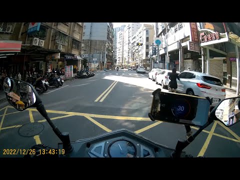 【BAE-0918】路口十公尺內臨時停車 (已舉發)