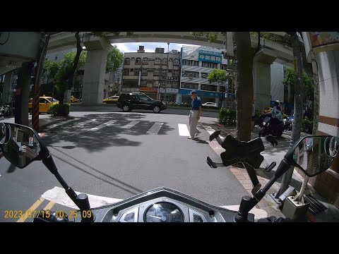 【MTW-0128】違規行駛人行道 (已舉發)