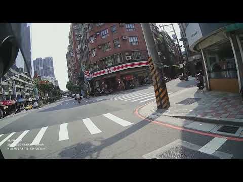 移動式神主牌大顯神通，闖紅燈、逆向都沒再客氣的