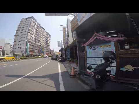 台南行人地獄日常別說人行道了，連車道也被佔