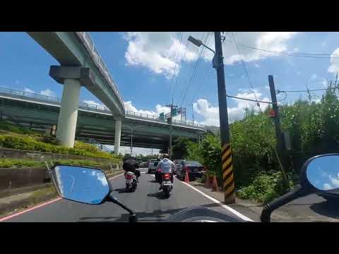 #  逆向跨越雙黃線