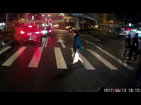 12 13 她在罵誰 在罵什麼