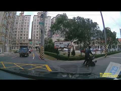 馬路三寶的第一天就⋯⋯總之希望大家行車都平安（注意音量）