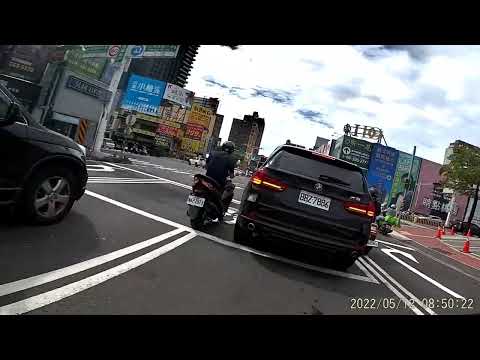 好大一台四輪機車！