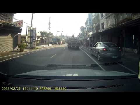 不依標線行駛,右側超車,檢舉成立