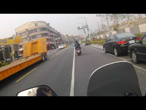 12-23三寶闖紅燈  163045F