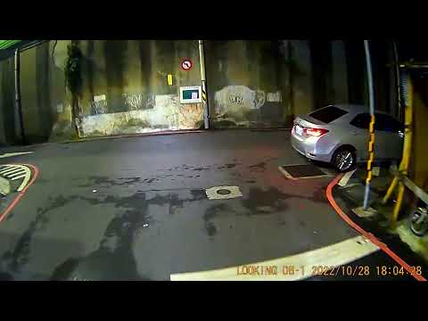 0026 交叉路口違規臨時停車 traffic violation 〈Pelanggaran lalu lintas〉 交通違反 〔vi phạm giao thông〕