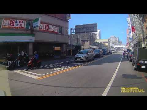 國立臺北科技大學 附屬桃園農工高級中等學校旁的桃園農工宿舍群附近火災 (停紅燈用手機錄影先自幹違規請勿模仿) 26日 中午鐘左右 AdobeExpress