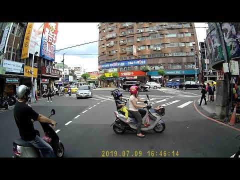 【CJ2-360】逆向行駛，越線停車。