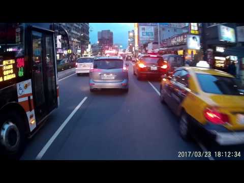 03 23 併排停車真方便, 這裡很常見