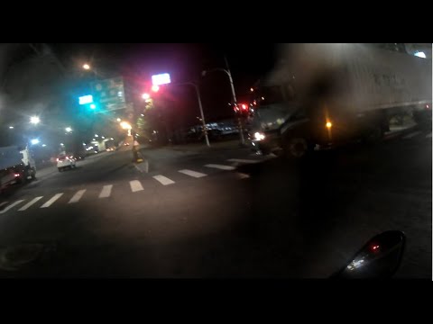 拍謝學長把你擋下來!