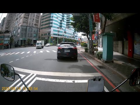 【AGM-0052】轉彎未打方向燈 (已舉發)