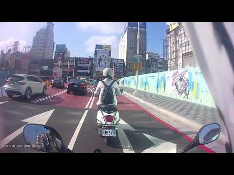 平日駕車到底有多不喜歡打方向燈，整路切線