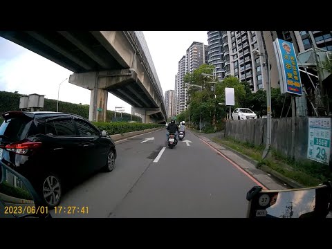 【MKJ-8528】變換車道未打方向燈 (已舉發)