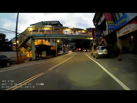 幾乎天天遇到 打著雙黃燈迴轉....