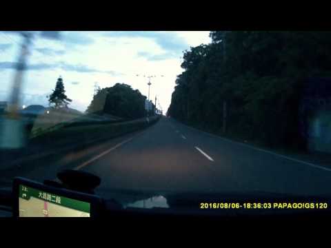 台灣三寶逆向駕駛94狂 駕照用雞腿換的 (42秒開始)