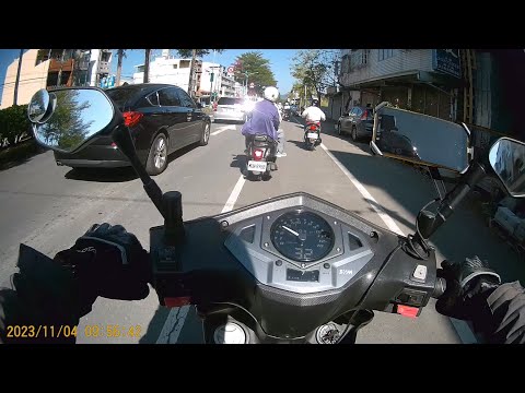 【MUN-8988】變換車道未打方向燈 (已舉發)