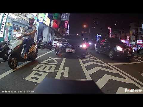 【TDM-7577】計程車號併排停車並佔用機慢車左轉待轉區