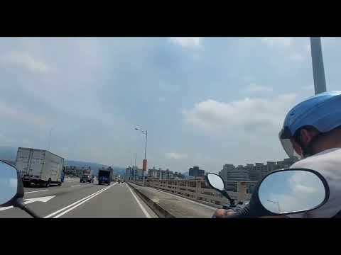 手比來比去不知道要幹嘛？ 