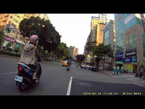 三寶不打燈右轉