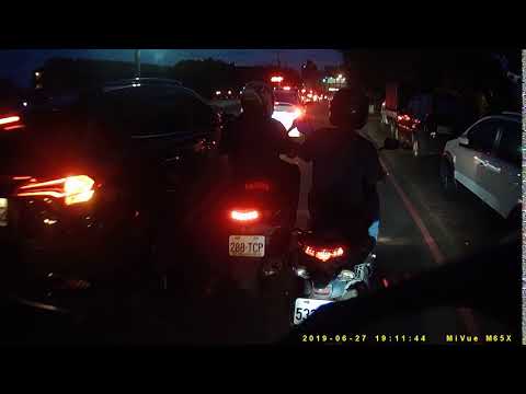 三寶硬切不看後面差點擊落人