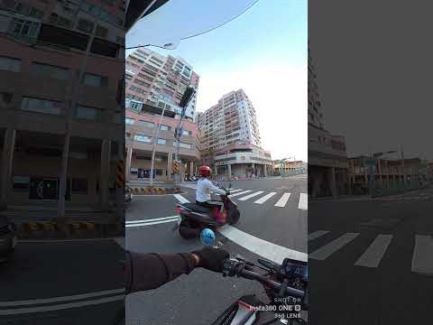 何苦闖紅燈也要進待撞區呢？