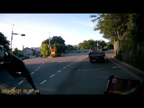 【2627-JT】轉彎未打方向燈 (已舉發)